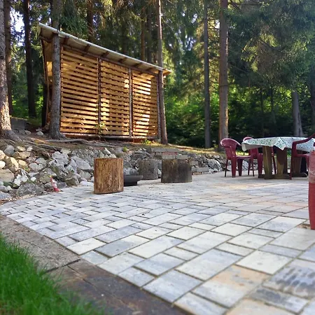 V Lese Domek alpejski *